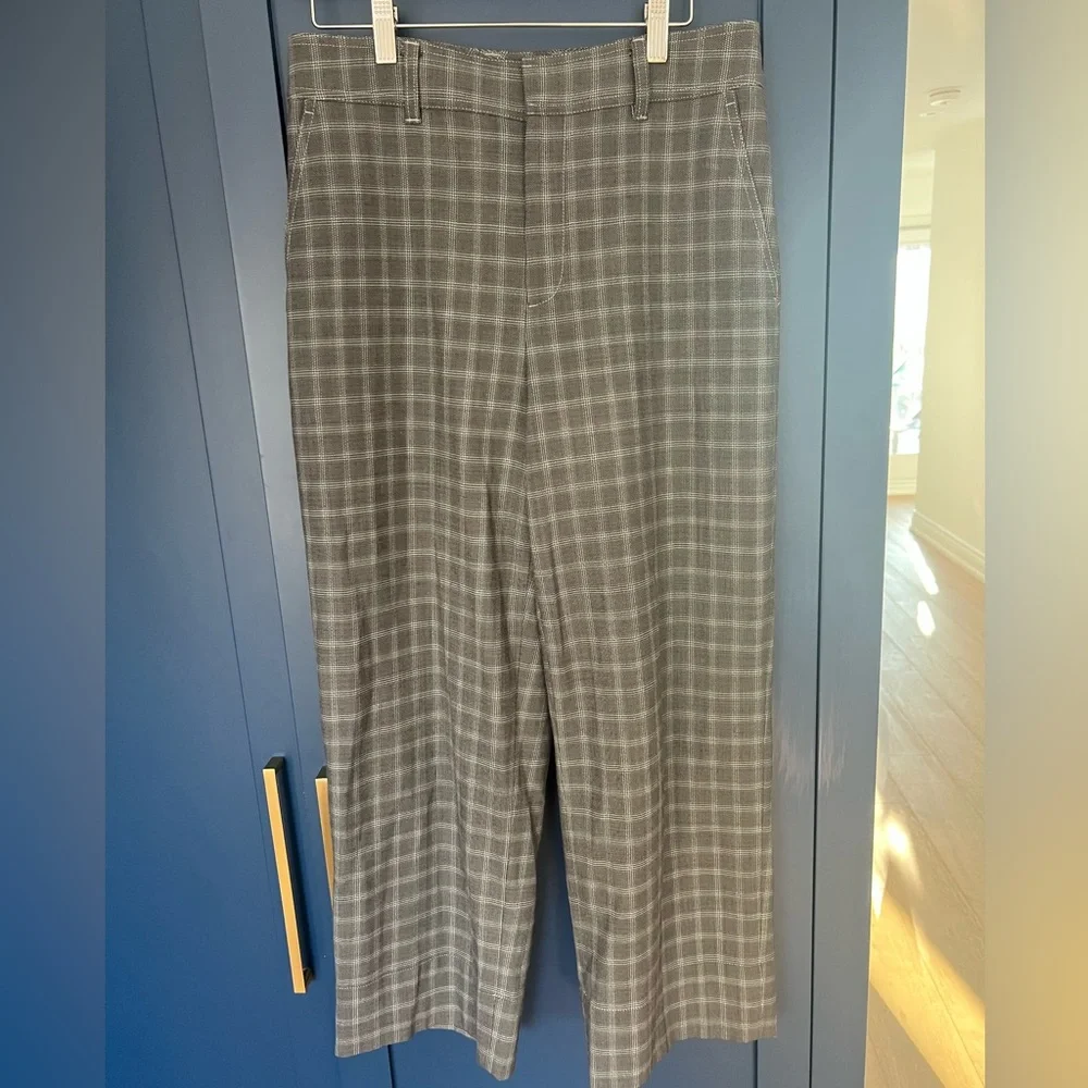 Club Monaco cropped check trouser. Size 6. Women’s Enamel Ring Pant. - Picture 5 of 11
